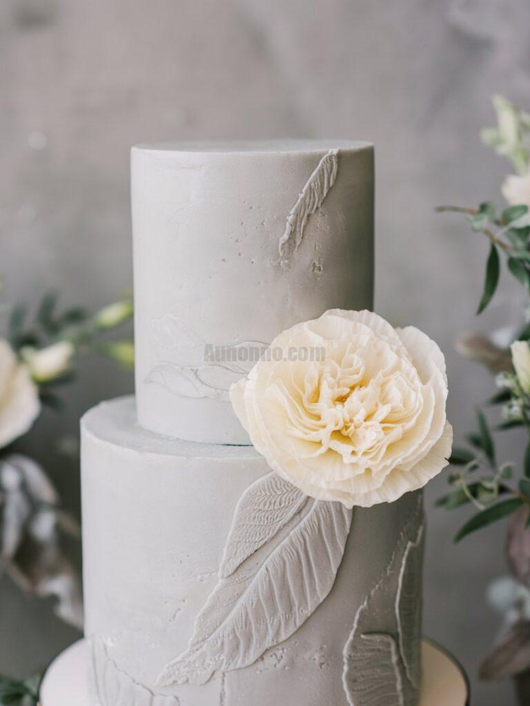 23 Stunning Two Tier Wedding Cake Ideas for Your Special Day