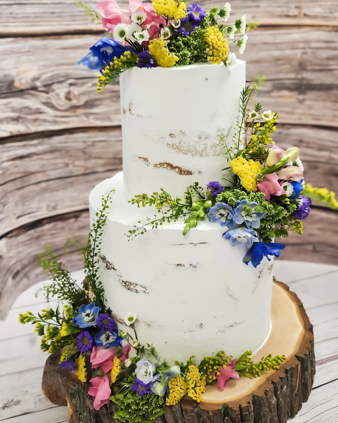 23 Stunning Two Tier Wedding Cake Ideas for Your Special Day